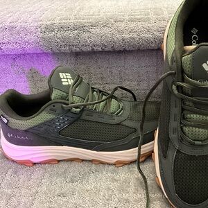 Columbia Trail Grotto Sneakers - Green and Black